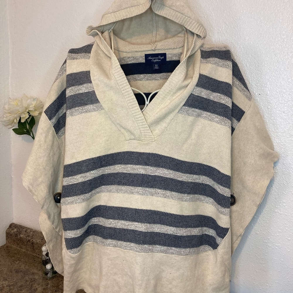 American Eagle size XS poncho